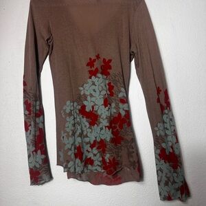 Floral Long Sleeve V Neck Top, 3D Cream Flower Accents. 100% Cotton.Very comfy.